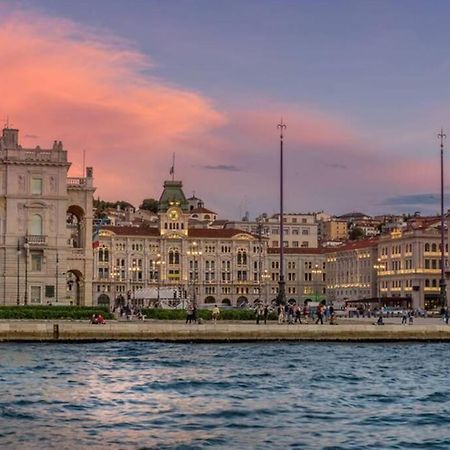Апартаменти Luxury Stazione Centrale Elegante Loft Трієст Екстер'єр фото
